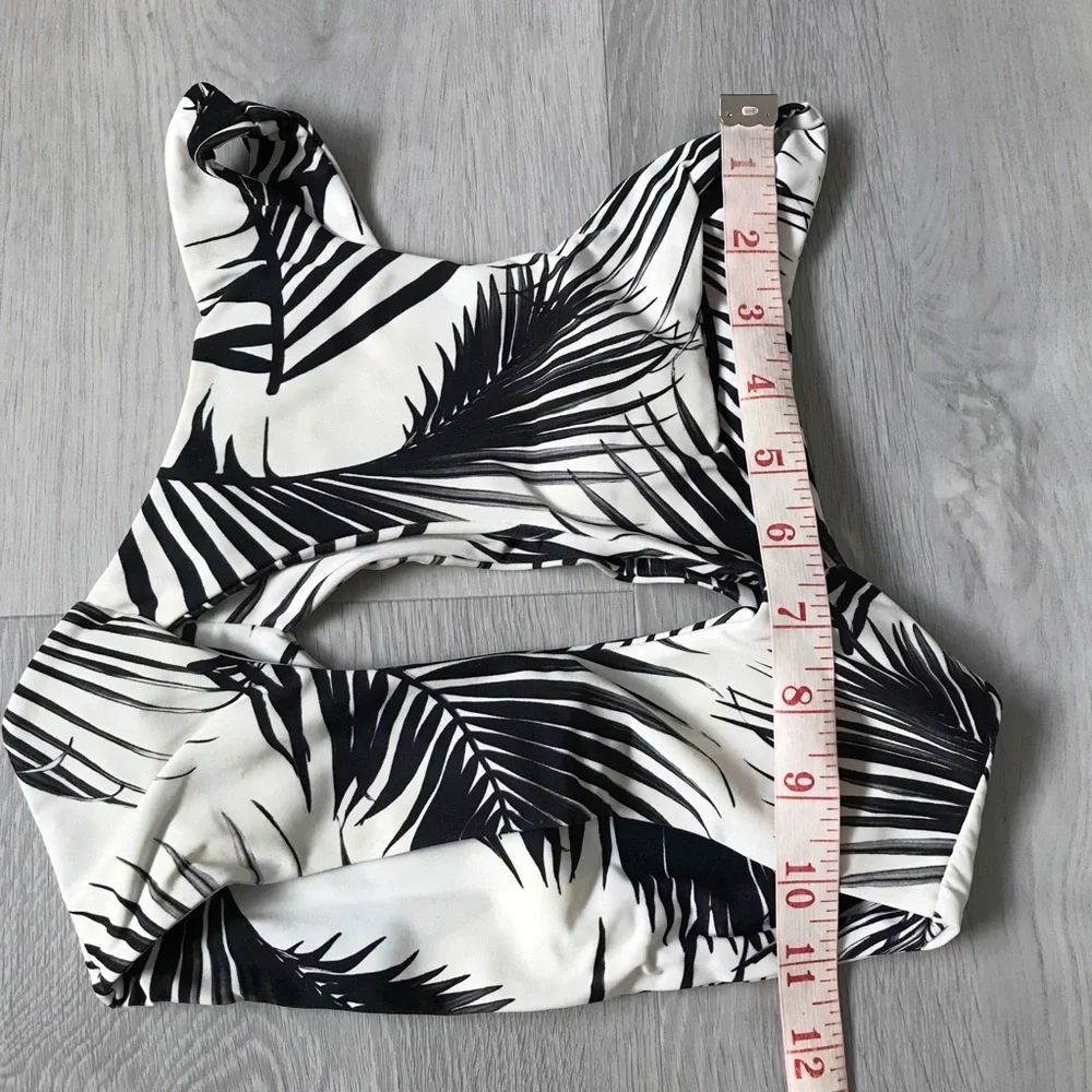 MIKOH MARRAKECH BLACK WHITE BIKINI TOP KEYHOLE HALTER SWIM TOP WOMENS SMALL